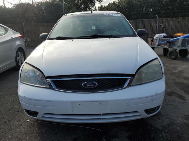 3FAFP31N85R155961 - 2005 FORD FOCUS ZX3 WHITE photo 5