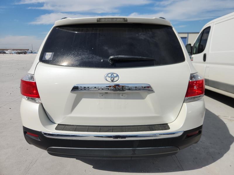 5TDZK3EH7DS094463 - 2013 TOYOTA HIGHLANDER BASE Белый фото 6