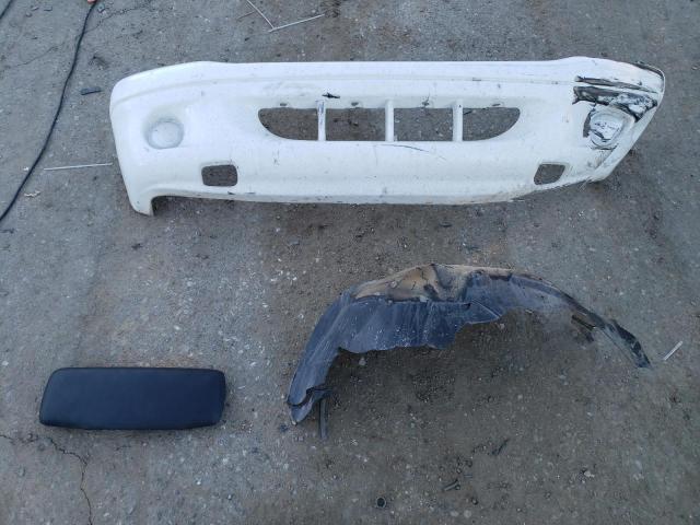 1B4HS38N02F157507 - 2002 DODGE DURANGO SPORT WHITE photo 12