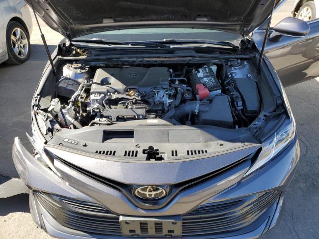 4T1B11HK3JU143810 - 2018 TOYOTA CAMRY L GRAY photo 11
