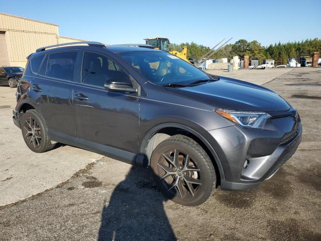 JTMJFREVXJJ183060 - 2018 TOYOTA RAV4 SE GRAY photo 4