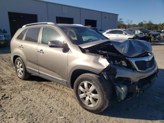 5XYKT4A23DG401999 - 2013 KIA SORENTO LX SILVER photo 4