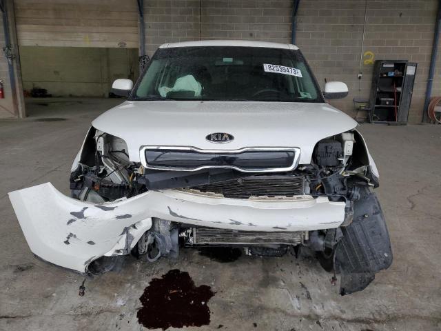 KNDJP3A59G7409739 - 2016 KIA SOUL + WHITE photo 5