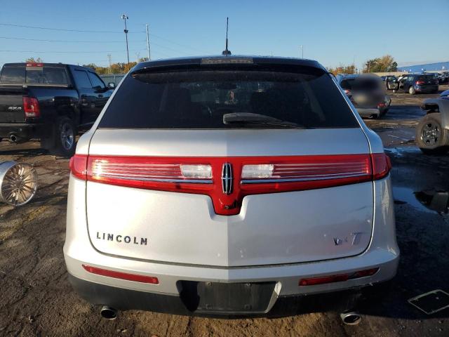 2LMHJ5AT2EBL58504 - 2014 LINCOLN MKT SILVER photo 6