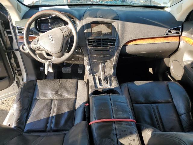 2LMHJ5AT2EBL58504 - 2014 LINCOLN MKT SILVER photo 8