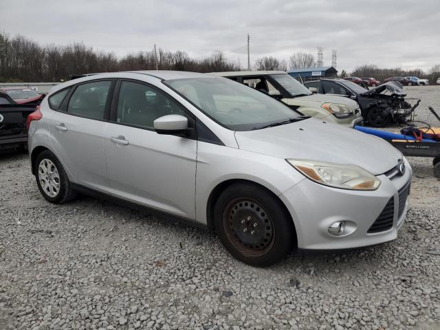 1FAHP3K24CL254320 - 2012 FORD FOCUS SE SILVER photo 4