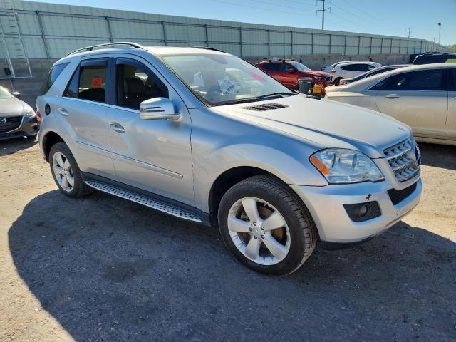 4JGBB8GB2BA695678 - 2011 MERCEDES-BENZ ML 350 4MATIC SILVER photo 4