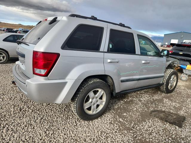1J8GR48K37C617329 - 2007 JEEP GRAND CHEROKEE LAREDO 银色 照片 3