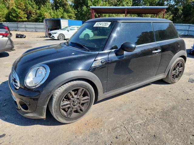 2013 MINI COOPER, 