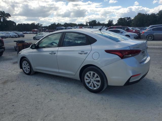 3KPC24A6XNE179700 - 2022 HYUNDAI ACCENT SE 银色 照片 2