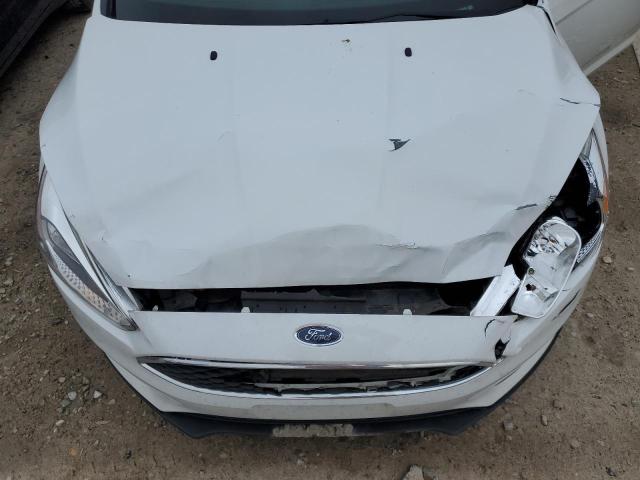 1FADP3FE7JL282323 - 2018 FORD FOCUS SE WHITE photo 11