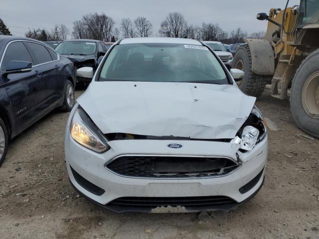 1FADP3FE7JL282323 - 2018 FORD FOCUS SE WHITE photo 5