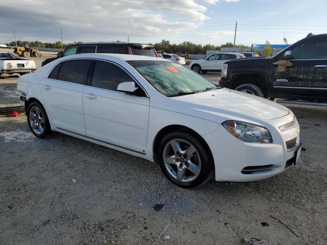 1G1ZH57B29F201048 - 2009 CHEVROLET MALIBU 1LT WHITE photo 4