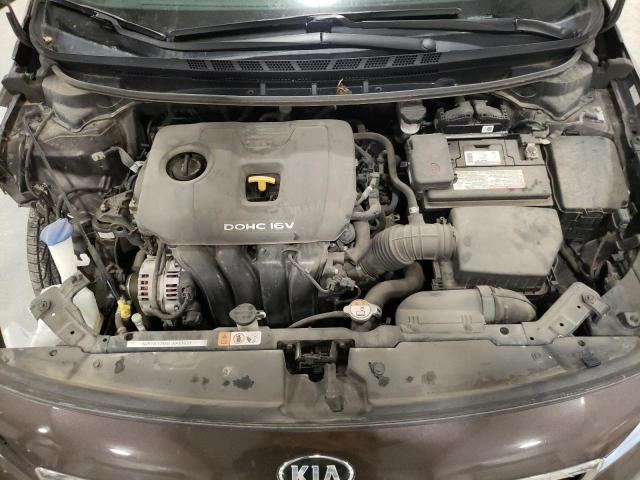 3KPFL4A75HE084470 - 2017 KIA FORTE LX BROWN photo 11