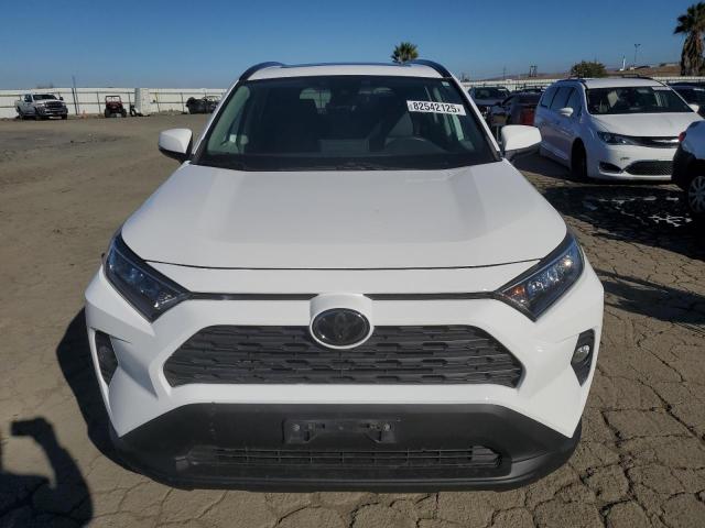 2T3W1RFV6KC026097 - 2019 TOYOTA RAV4 XLE WHITE photo 5