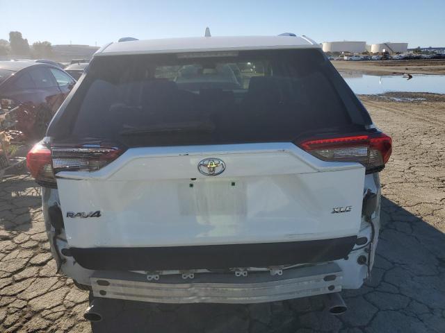 2T3W1RFV6KC026097 - 2019 TOYOTA RAV4 XLE WHITE photo 6