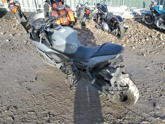 JKAEXEJ1XJDA02805 - 2018 KAWASAKI EX650 J ნაცრისფერი ფოტო 3