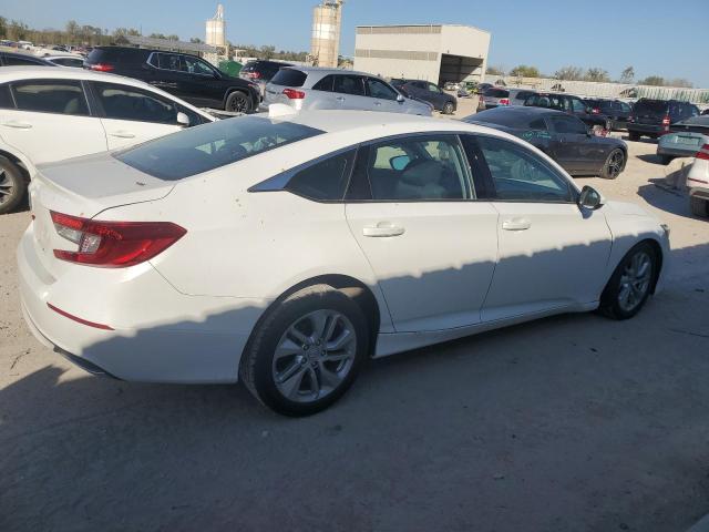 1HGCV1F15JA055190 - 2018 HONDA ACCORD LX WHITE photo 3