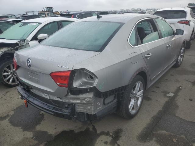 1VWCN7A37EC040482 - 2014 VOLKSWAGEN PASSAT SEL SILVER photo 3