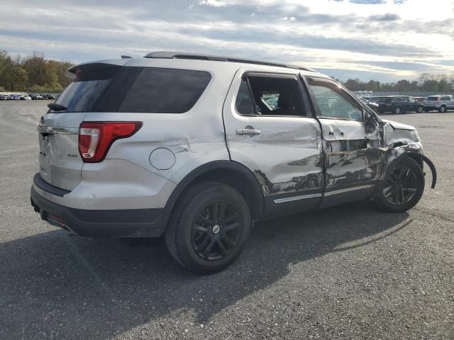 1FM5K8D84JGA74749 - 2018 FORD EXPLORER XLT Серебристый фото 3