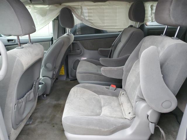 5TDKK4CC4AS289852 - 2010 TOYOTA SIENNA CE GRAY photo 11