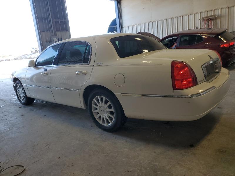 1LNHM81V37Y610207 - 2007 LINCOLN TOWN CAR SIGNATURE 白色 照片 2