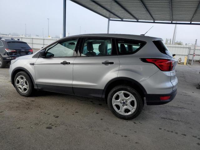 1FMCU0F77KUB05843 - 2019 FORD ESCAPE S Silber Foto 2