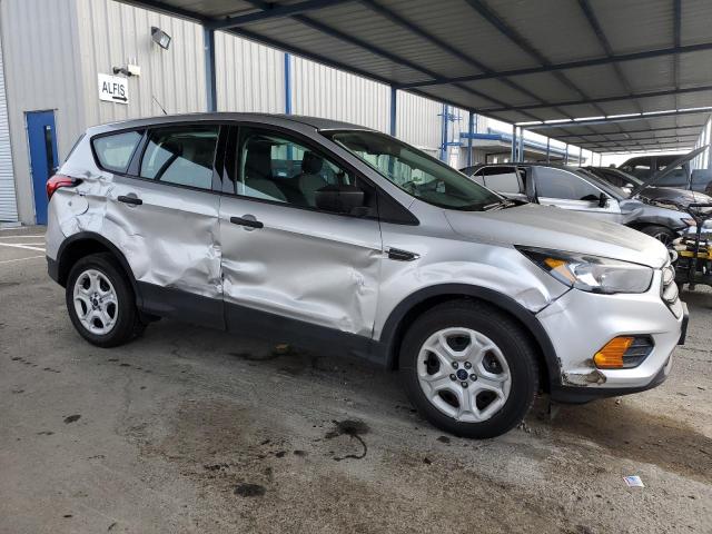1FMCU0F77KUB05843 - 2019 FORD ESCAPE S Silber Foto 4