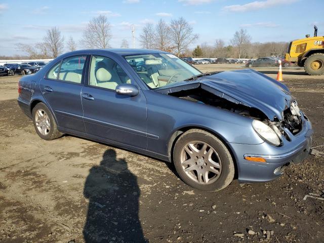 WDBUF65J75A691824 - 2005 MERCEDES-BENZ E 320 BLUE photo 4