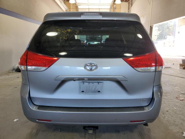 5TDKK3DC5CS257343 - 2012 TOYOTA SIENNA LE 银色 照片 6