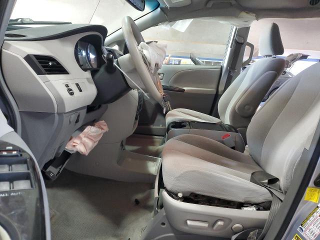 5TDKK3DC5CS257343 - 2012 TOYOTA SIENNA LE 银色 照片 7