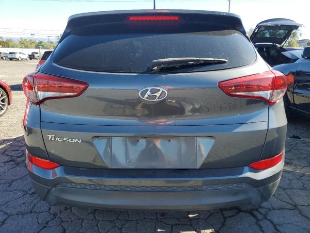 KM8J23A41HU537767 - 2017 HYUNDAI TUCSON SE GRAY photo 6