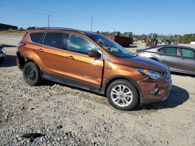 1FMCU0GD8HUD83972 - 2017 FORD ESCAPE SE ORANGE photo 4