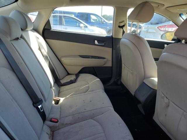 5XXGT4L32JG261083 - 2018 KIA OPTIMA LX Weiß Foto 10