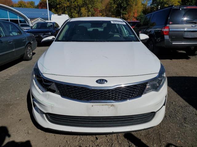 5XXGT4L32JG261083 - 2018 KIA OPTIMA LX Weiß Foto 5