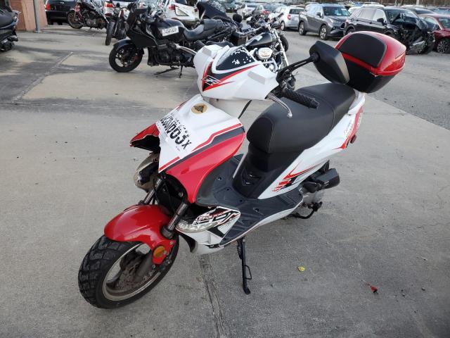 LL0TCAPD6KG100011 - 2019 YONG MOPED WHITE photo 2