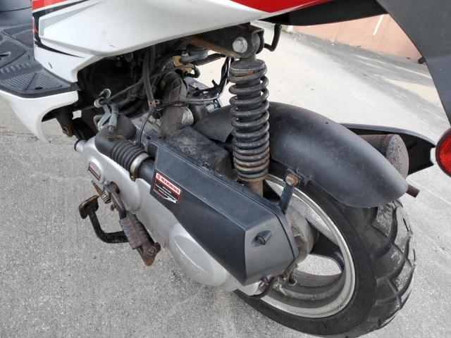 LL0TCAPD6KG100011 - 2019 YONG MOPED WHITE photo 7