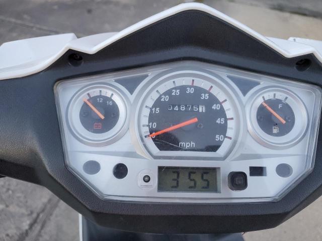 LL0TCAPD6KG100011 - 2019 YONG MOPED WHITE photo 8
