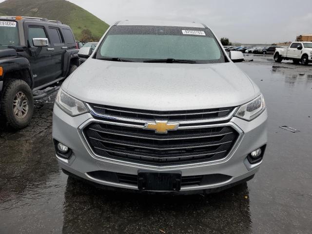 1GNERKKW3JJ181140 - 2018 CHEVROLET TRAVERSE PREMIER SILVER photo 5