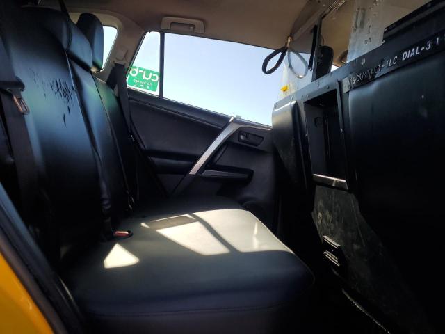 JTMRJREV1JD224322 - 2018 TOYOTA RAV4 HV LE YELLOW photo 11