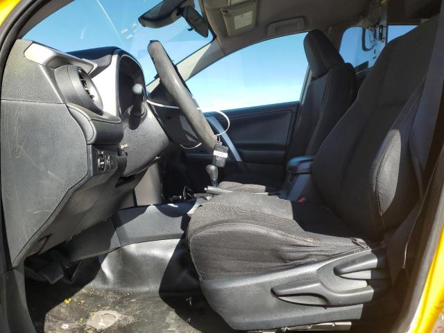 JTMRJREV1JD224322 - 2018 TOYOTA RAV4 HV LE YELLOW photo 7