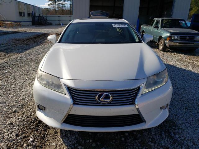 JTHBW1GGXD2009412 - 2013 LEXUS ES 300H WHITE photo 5