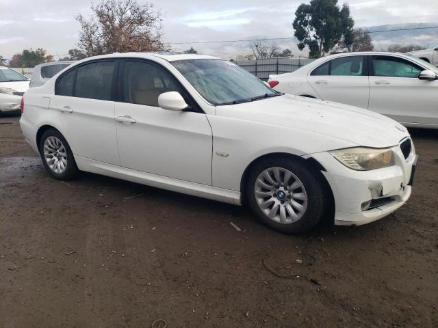 WBAPH77509NM47619 - 2009 BMW 328 I WHITE photo 4