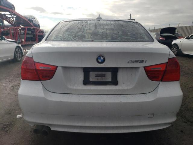 WBAPH77509NM47619 - 2009 BMW 328 I WHITE photo 6