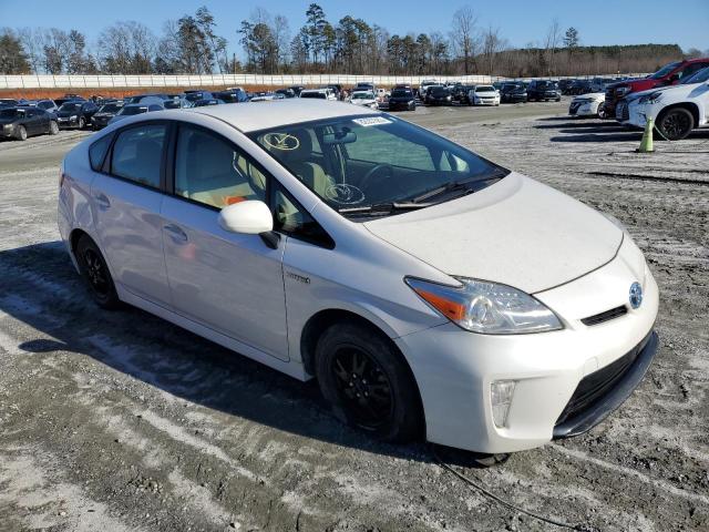 JTDKN3DUXE0365060 - 2014 TOYOTA PRIUS WHITE photo 4