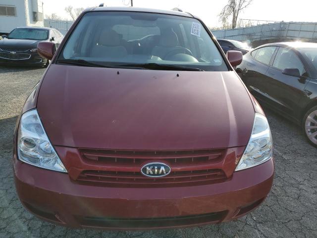 KNDMG4C36A6328824 - 2010 KIA SEDONA LX RED photo 5