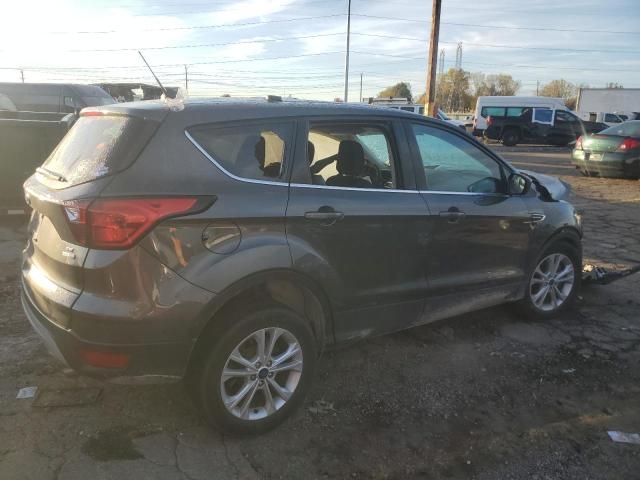 1FMCU9GD5KUC50615 - 2019 FORD ESCAPE SE رمادي صورة 3