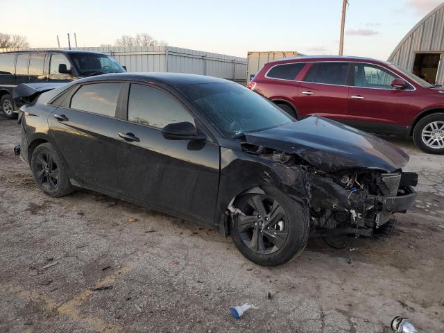 KMHLM4AG8NU225315 - 2022 HYUNDAI ELANTRA SEL BLACK photo 4