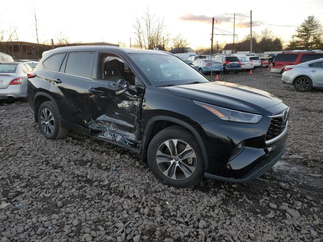 5TDGZRBH9MS535990 - 2021 TOYOTA HIGHLANDER XLE BLACK photo 4