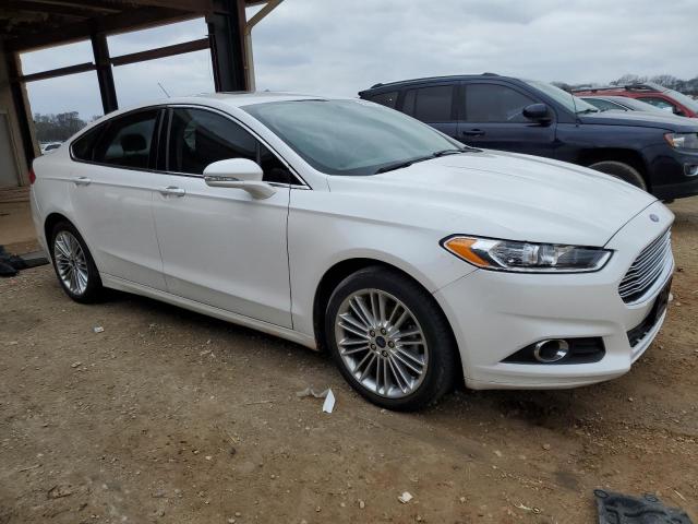 3FA6P0HD3ER315563 - 2014 FORD FUSION SE WHITE photo 4